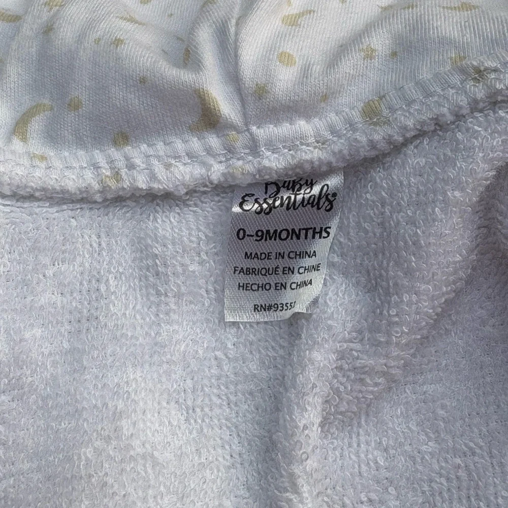 Bay gown for babies essential size:0-9 months